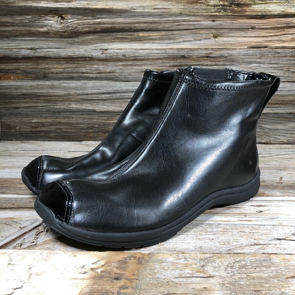 L.L.BEAN Black Ankle Boots Leather Women 7.5 M - Picture 2 of 7